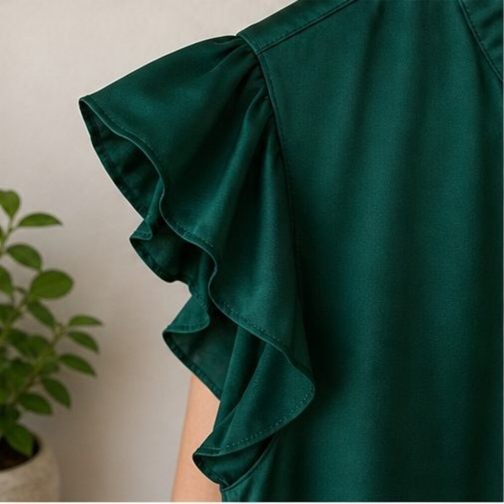 Emerald Ruffle Blouse - Picture 5 of 6